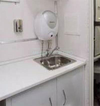 Внутреннее пространство кузова-фургона разделено на отсеки