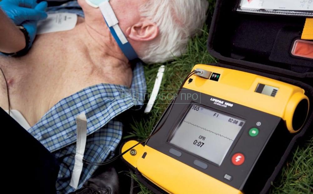 Stryker LIFEPAK 1000 - дефибриллятор1