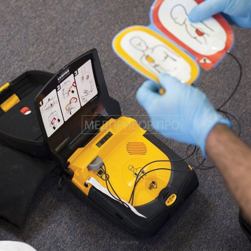 Stryker LIFEPAK CR Plus - автоматический наружный дефибриллятор